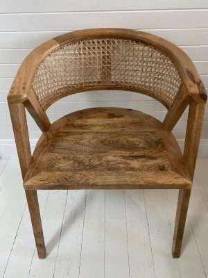 Round back wicker deals chair